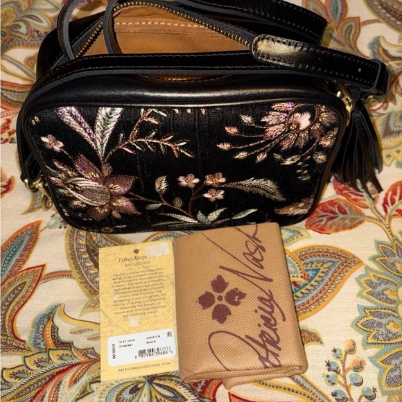Patricia Nash Black Floral Embroidered Women's Bag - Picture 1 of 9